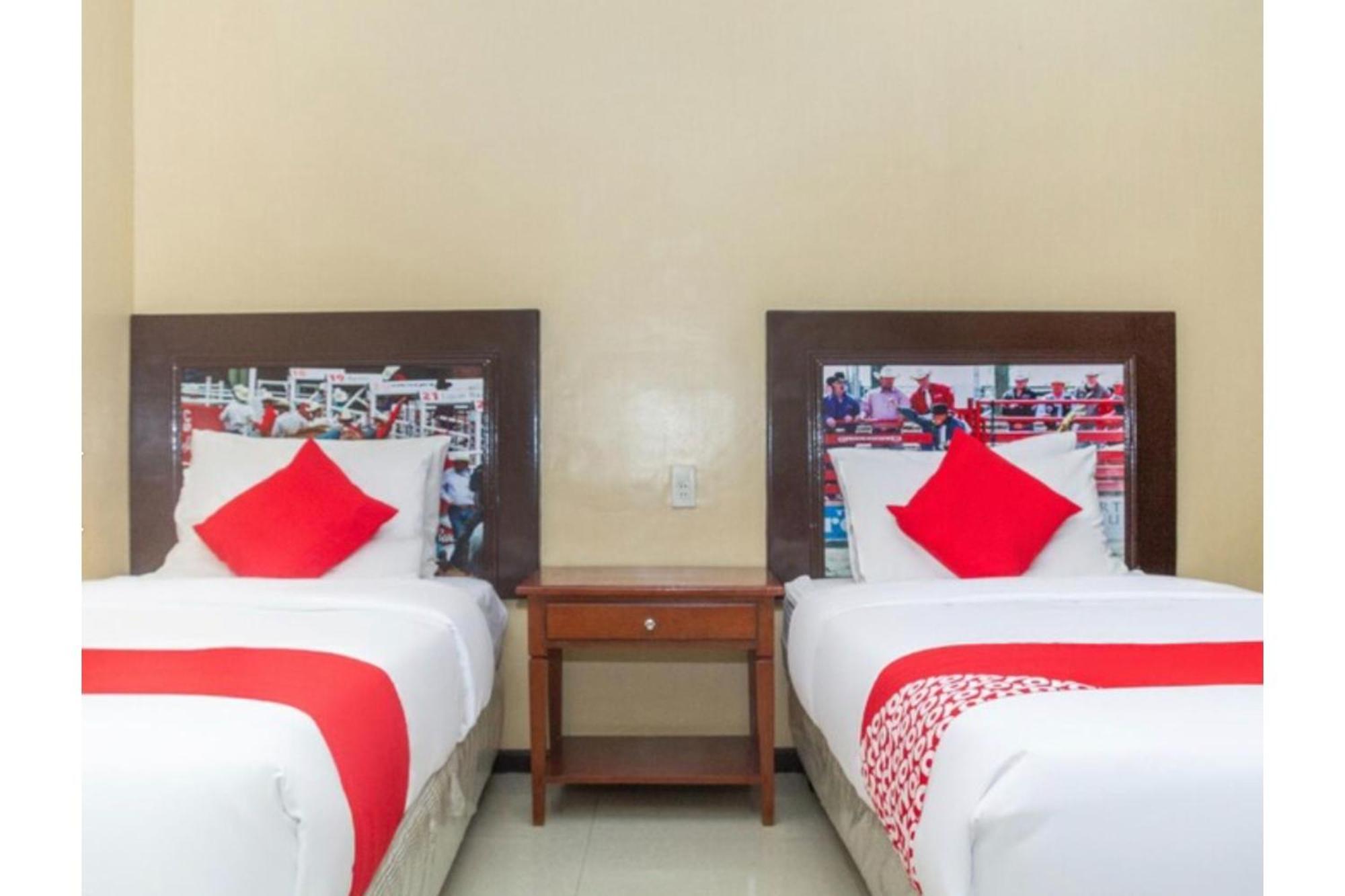 Oyo 133 Jazzy James Country Hotel 2 Davao Exterior photo