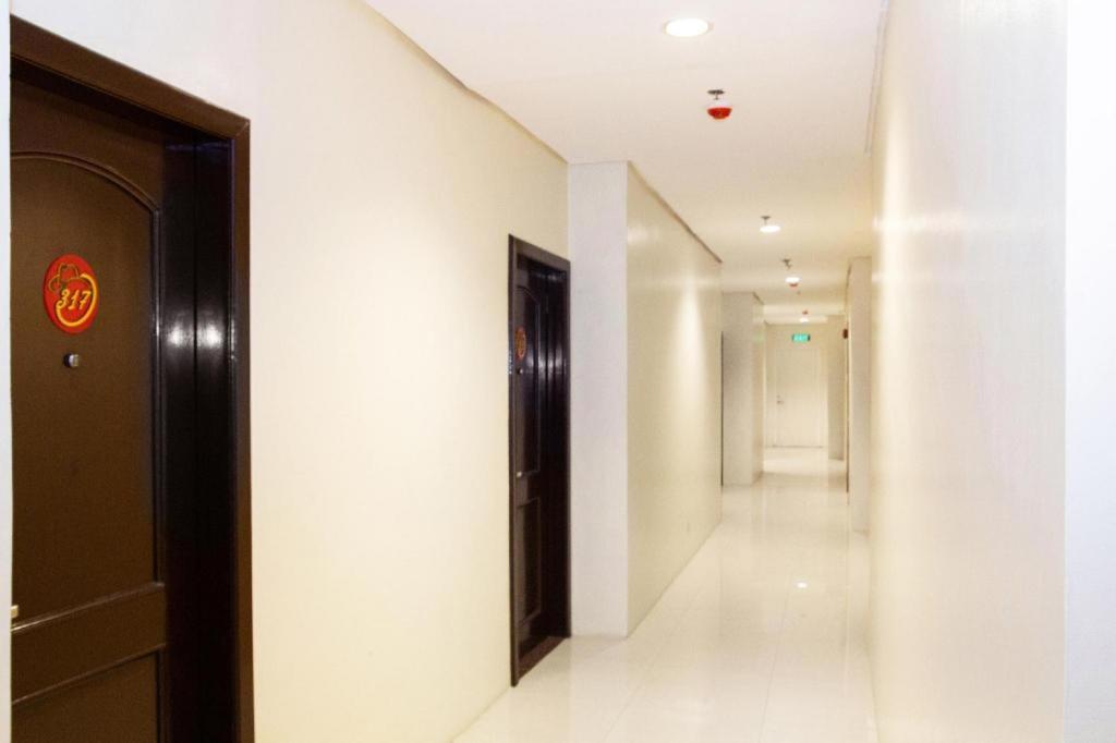 Oyo 133 Jazzy James Country Hotel 2 Davao Exterior photo